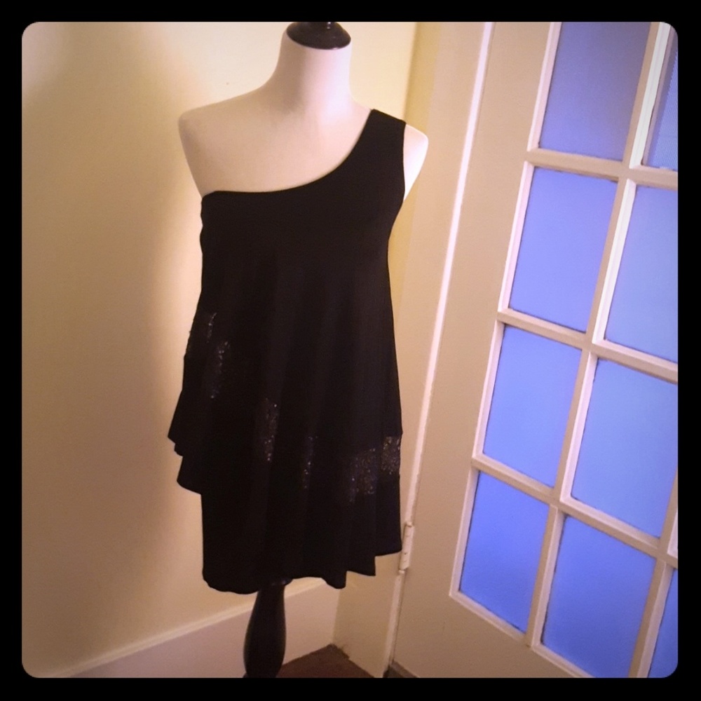 Off shoulder black assymetrical dress